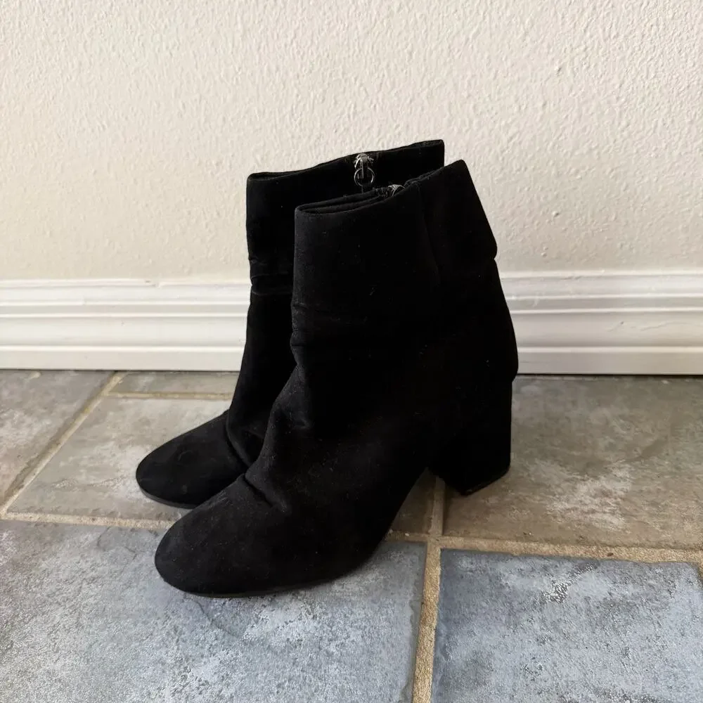 Quipid Black Faux Suede Ankle Booties Block Heel Women’s Size 8